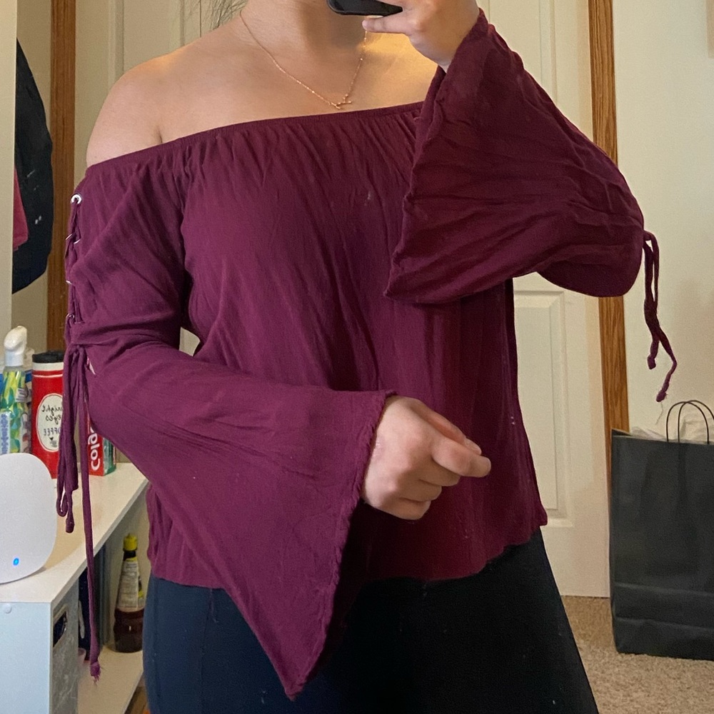 Offshoulder Top